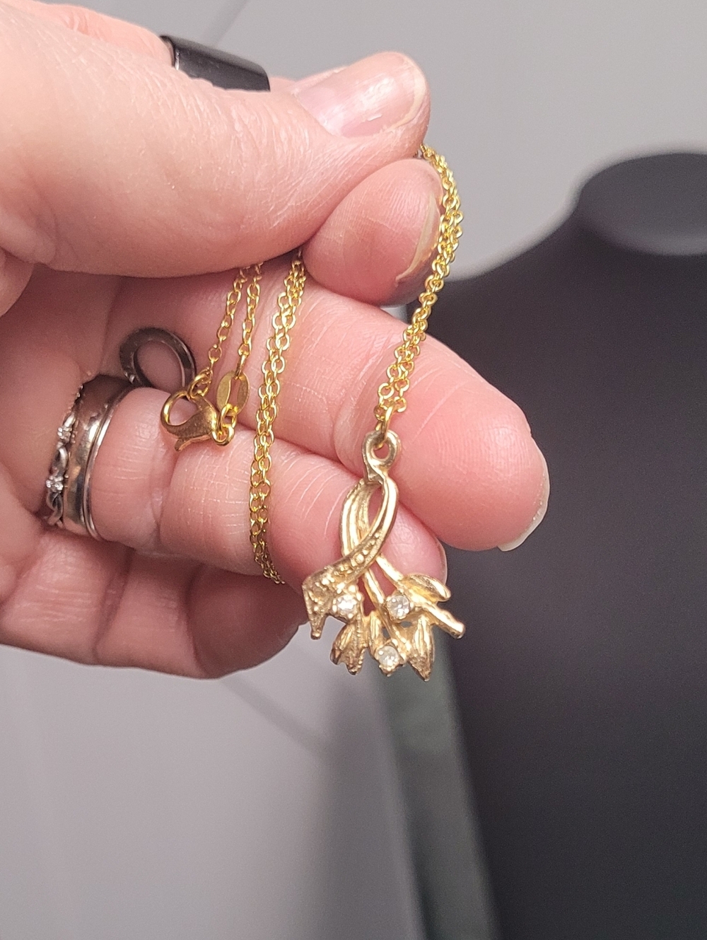 Hand Crafted Gold Floral Ribbon Pendant Necklace